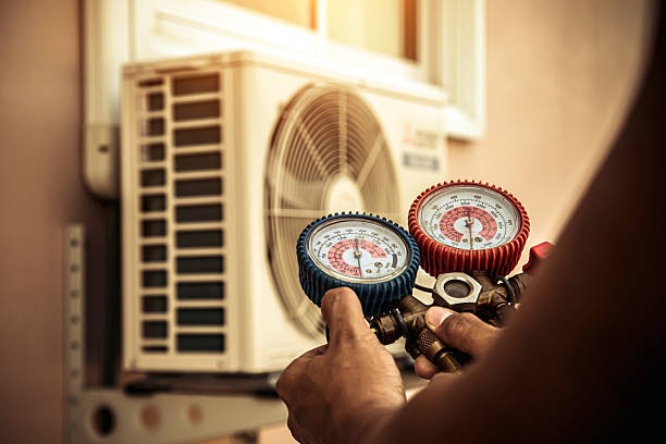 Professional Hvac technician working in Boone, CO